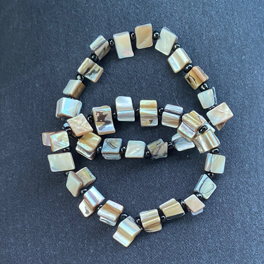 ❣️2 Piece Iridescent Mother-of-Pearl Square Bead Bracelets - Women Jewelry